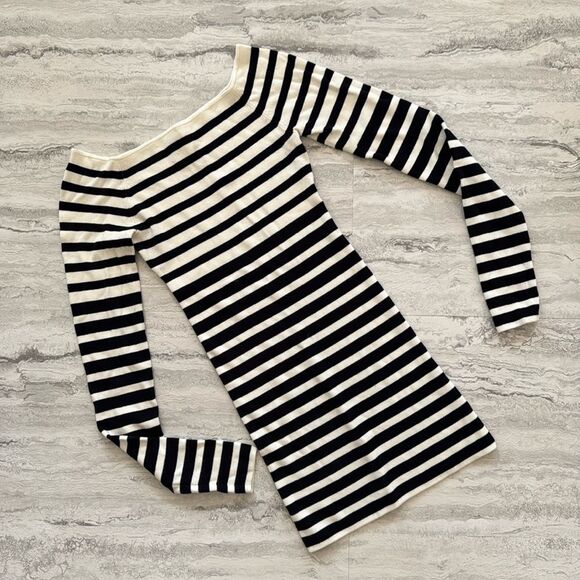 H&M Maternity Off The Shoulder Top - Picture 1 of 4